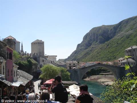 Mostar: altra veduta del ponte