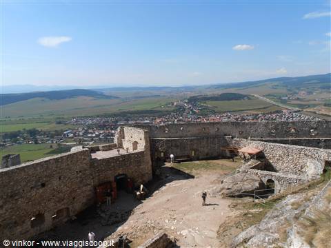veduta dall'interno del castello di Spis