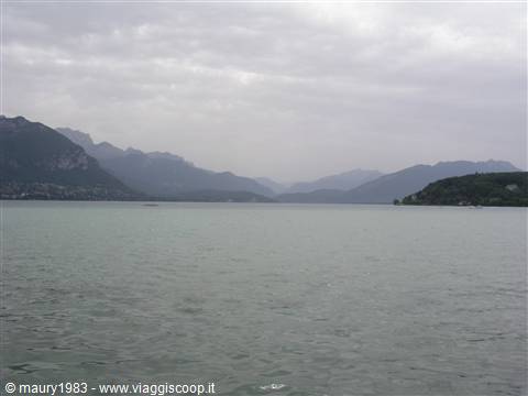 Lago di Annecy........peccato il brutto tempo