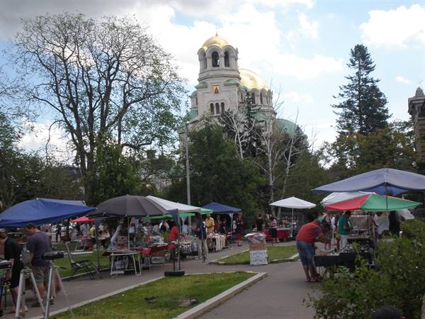 Mercatino intorno alla Nevski