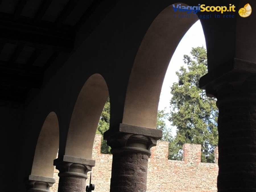 Gli archi di Palazzo Stiozzi Ridolfi a Certaldo Alto (FI)