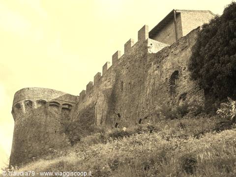 Castelli e borghi medievali in Toscana. La roccaforte di Certaldo Alto (FI)