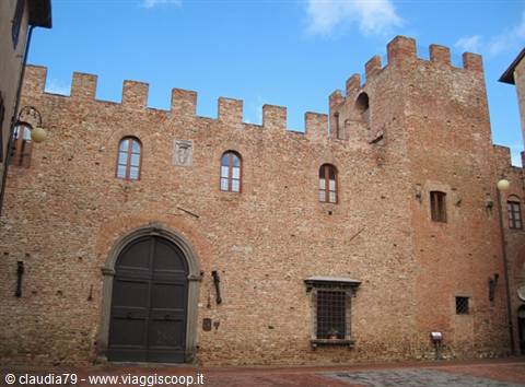 Castelli e borghi medievali in Toscana. Certaldo Alto (FI), Palazzo Stiozzi Ridolfi