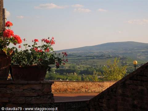 Castelli e borghi medievali in Toscana,terrazza panoramica sulla campagna toscana,Certaldo Alto(FI)