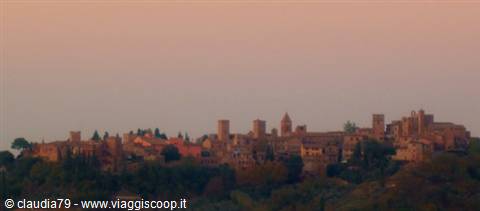 Castelli e borghi medievali in Toscana, Certaldo Alto (FI) Tramonto in Toscana. Autunno in Toscana