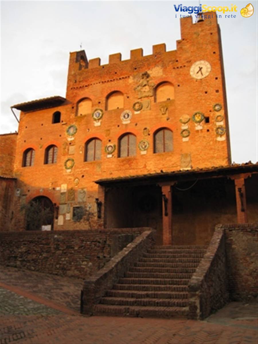 Castelli e borghi medievali in Toscana, Palazzo Pretorio a Certaldo Alto (FI)
