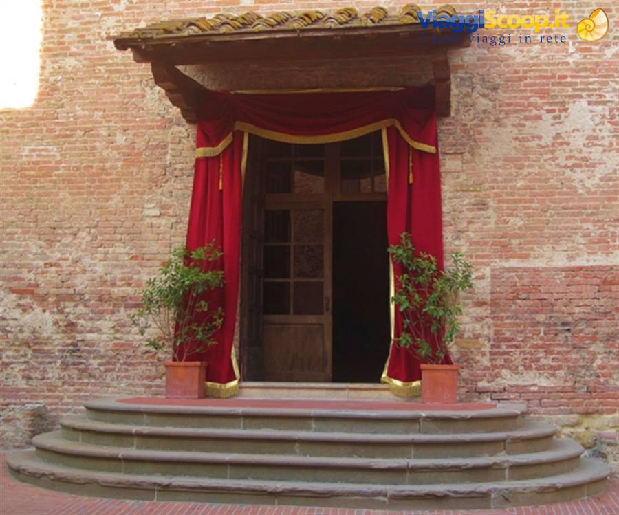 Matrimonio in Toscana, nel borgo medievale di Certaldo Alto (FI), Chiesa SS. Jacopo e Filippo