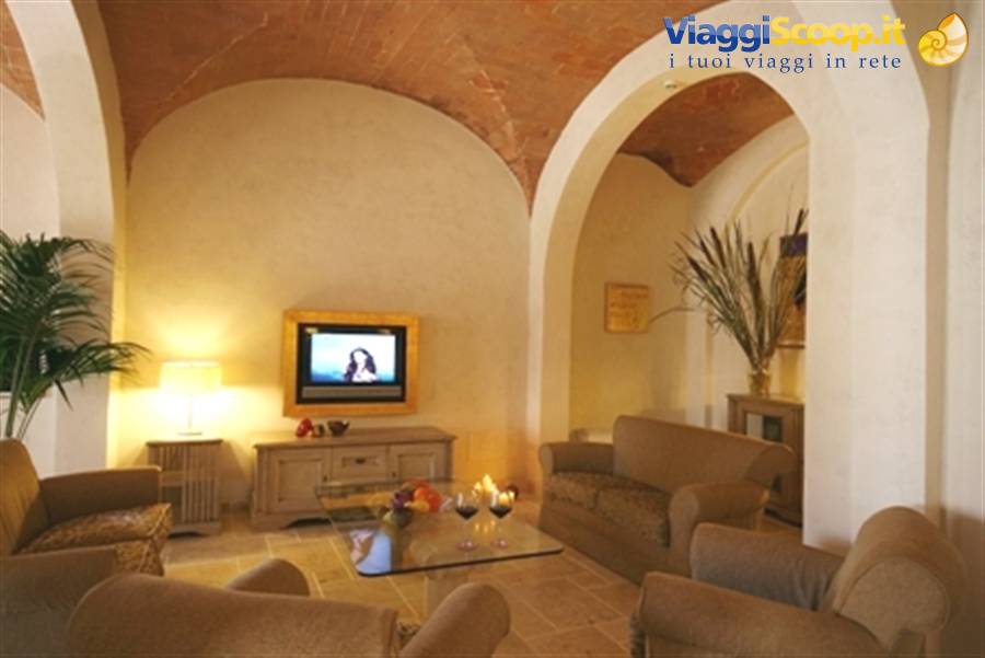 Vacanza in Toscana. L'Hotel Certaldo in Toscana nel cuore del Chianti.Un antico mulino del 1500