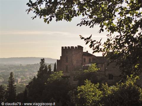 Castelli e borghi medievali toscana. Il borgo medievale di Certaldo Alto (Firenze), nel Chianti