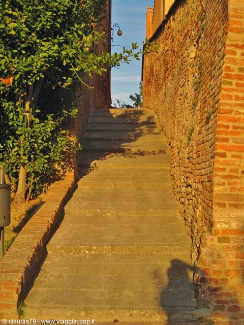 Castelli e borghi medievali toscana. Il borgo medievale di Certaldo Alto (Firenze), nel Chianti