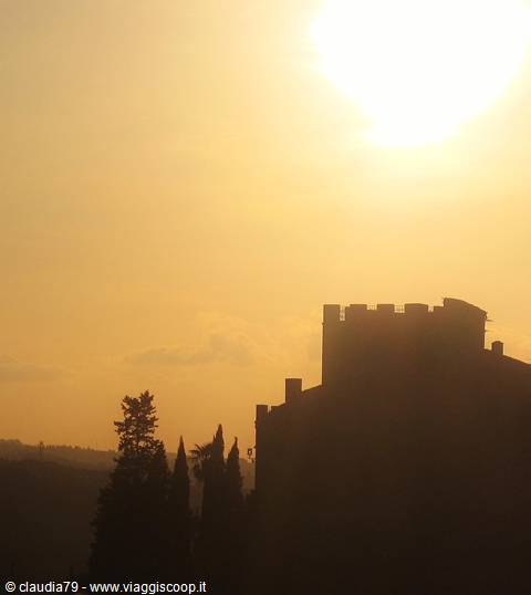 Castelli e borghi medievali toscana. Il borgo medievale di Certaldo Alto (Firenze), nel Chianti