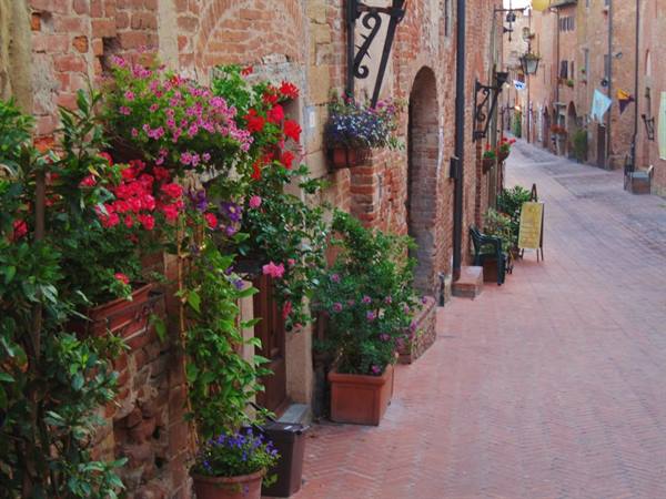 Castelli e borghi medievali toscana. Certaldo Alto (Firenze), nel Chianti
