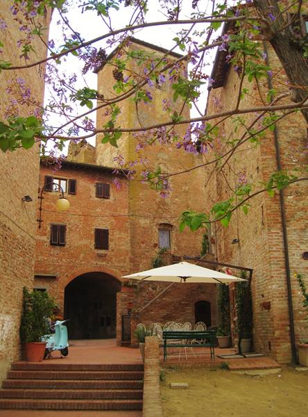 Castelli e borghi medievali toscana. Certaldo Alto (Firenze), nel Chianti