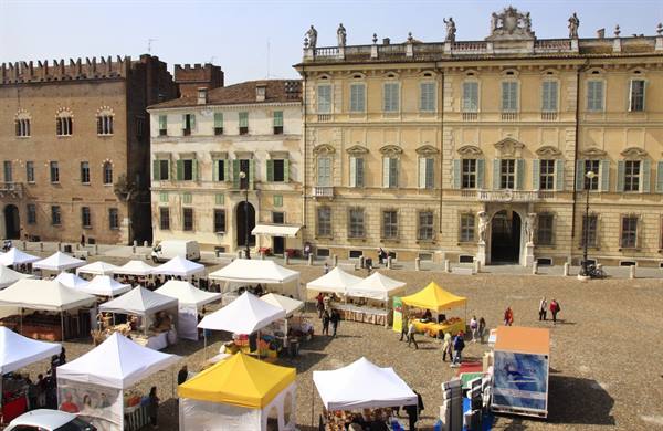 Piazza Sordello-Mantova