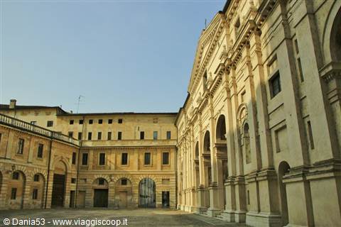 Basilica Palatina Santa Barbara-Mantova