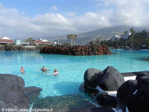 Qualcuno fa il bagno nelle, per me, gelide acque delle piscine!