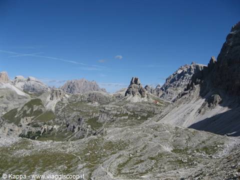 Rifugio Locatelli dalla Forcella Lavaredo (m 2454)