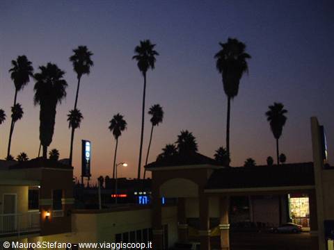 Alba sulla Sunset Blvd...... il nostro mitico Motel....
