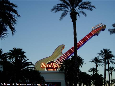 Alba sull'HARDROCK CAFE' mitico.....!!!!