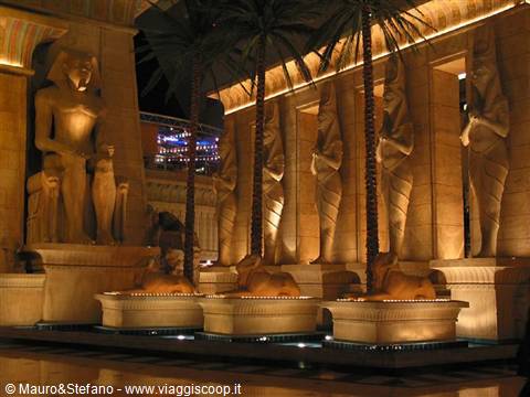 Dentro al LUXOR....