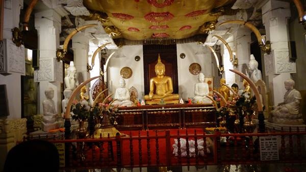 Kandy, Tempio del Dente di Buddha