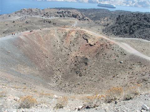 .....da Nea Kameni, il vulcano