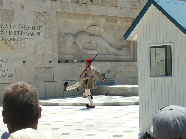 Atene, cambio della guardia