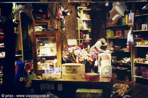 Un bellissimo negozio di giocattoli a Soho "the enchanted forest"
