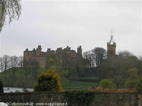 Linlitgow - Castello, lago e la chiesa di st Michael