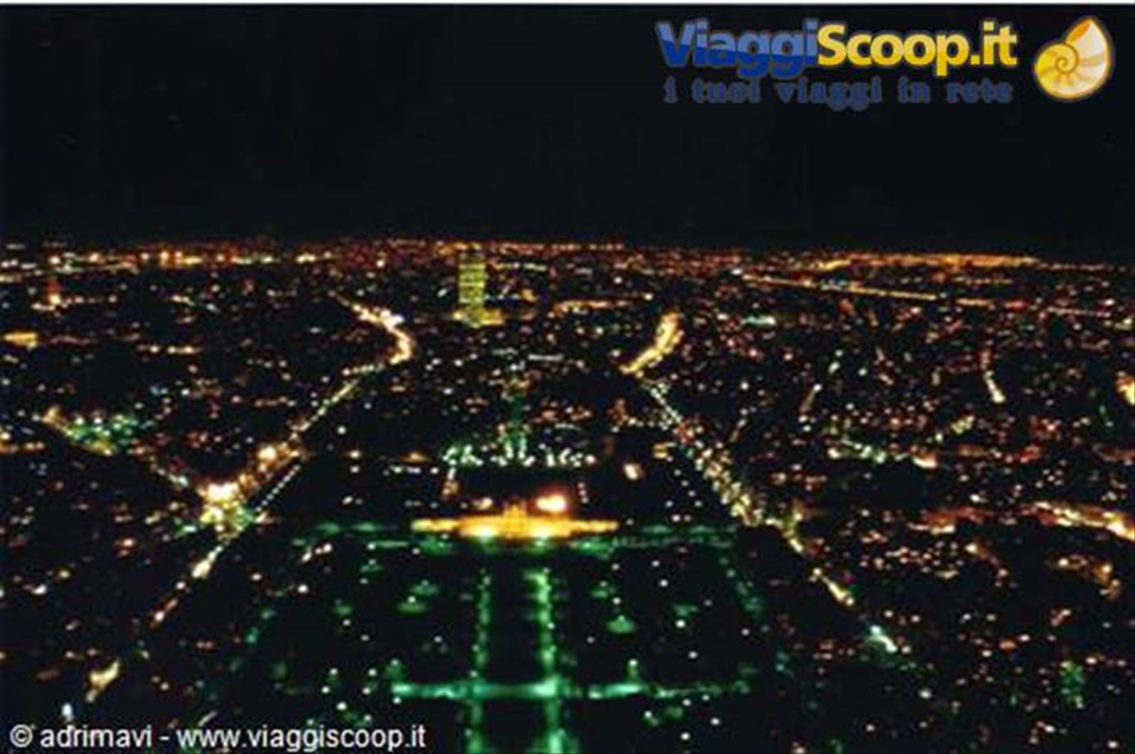 veduta notturna dalla Torre Eiffel