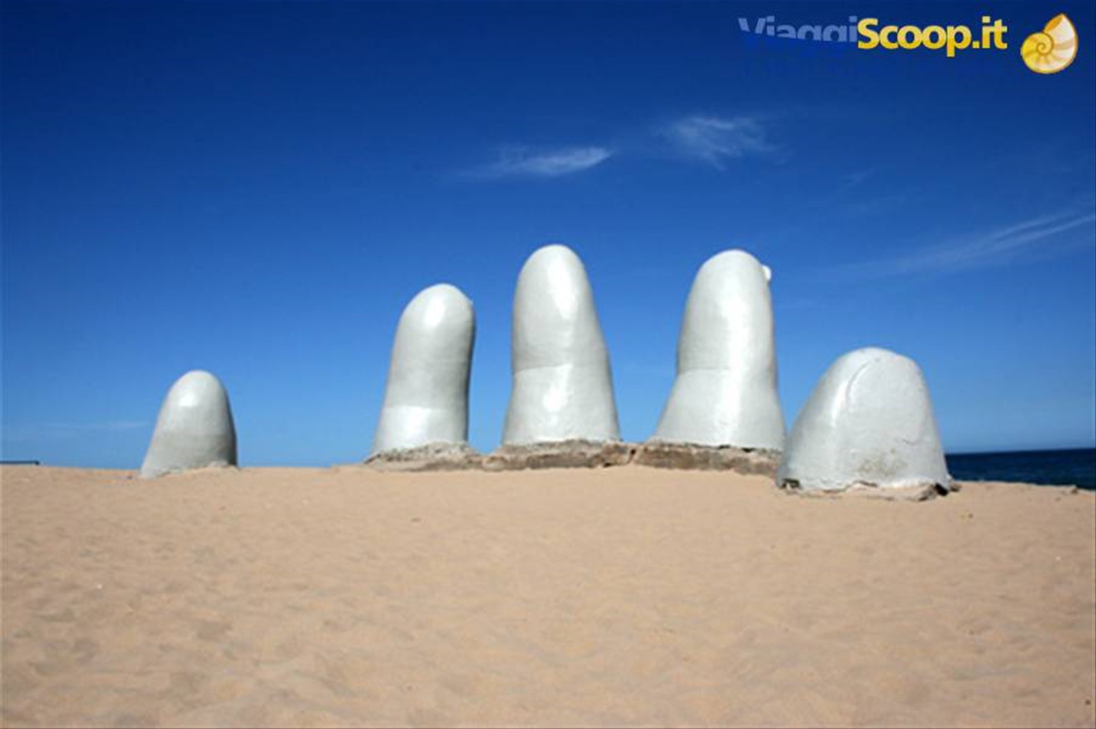 la mano, Punta del Este