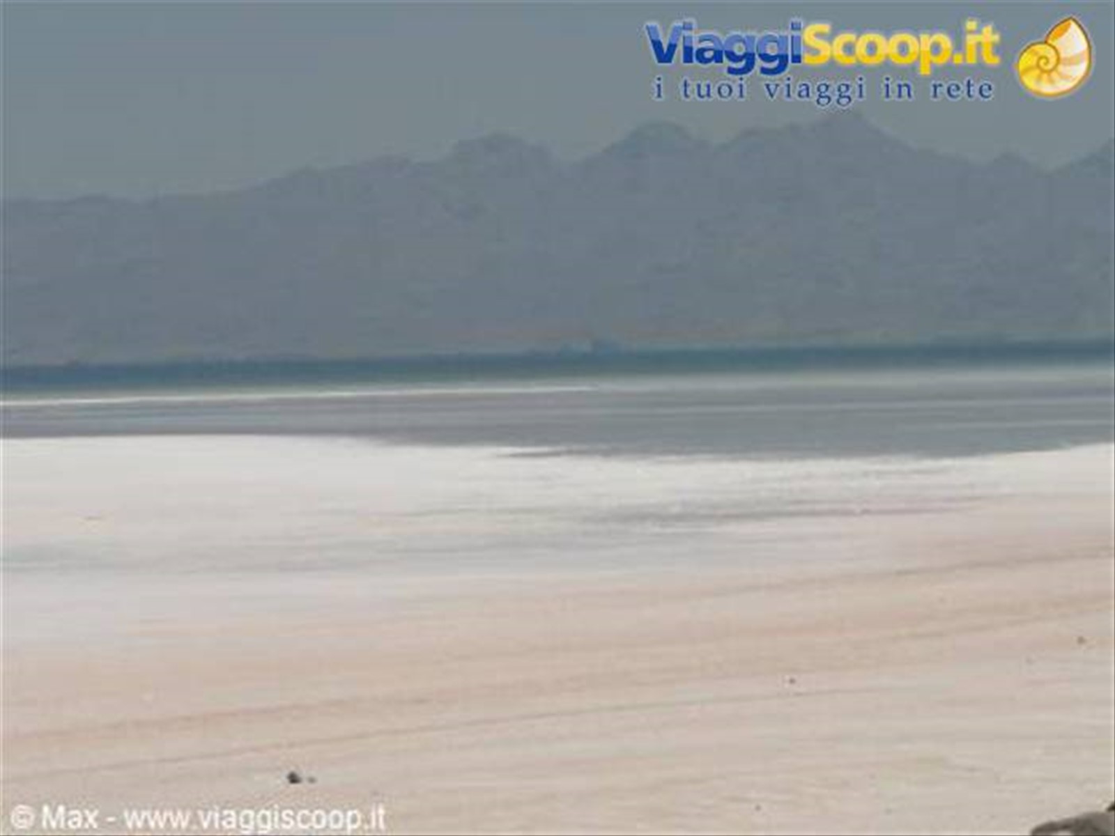 Orumyeh - veduta della valle del lago, si noti l'effetto della temperatura sulla fotografia.