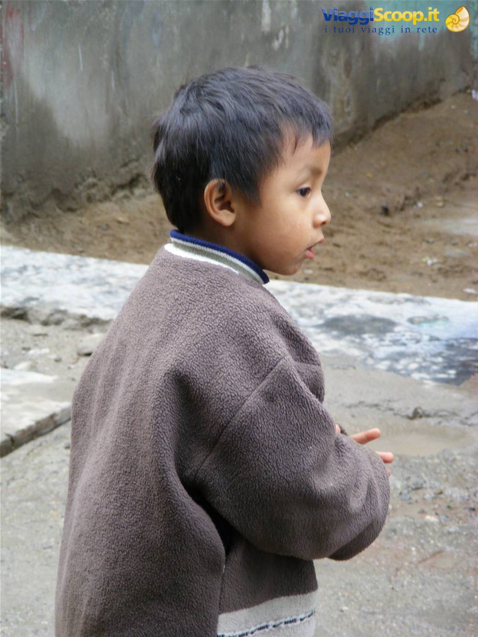 bambino peruviano