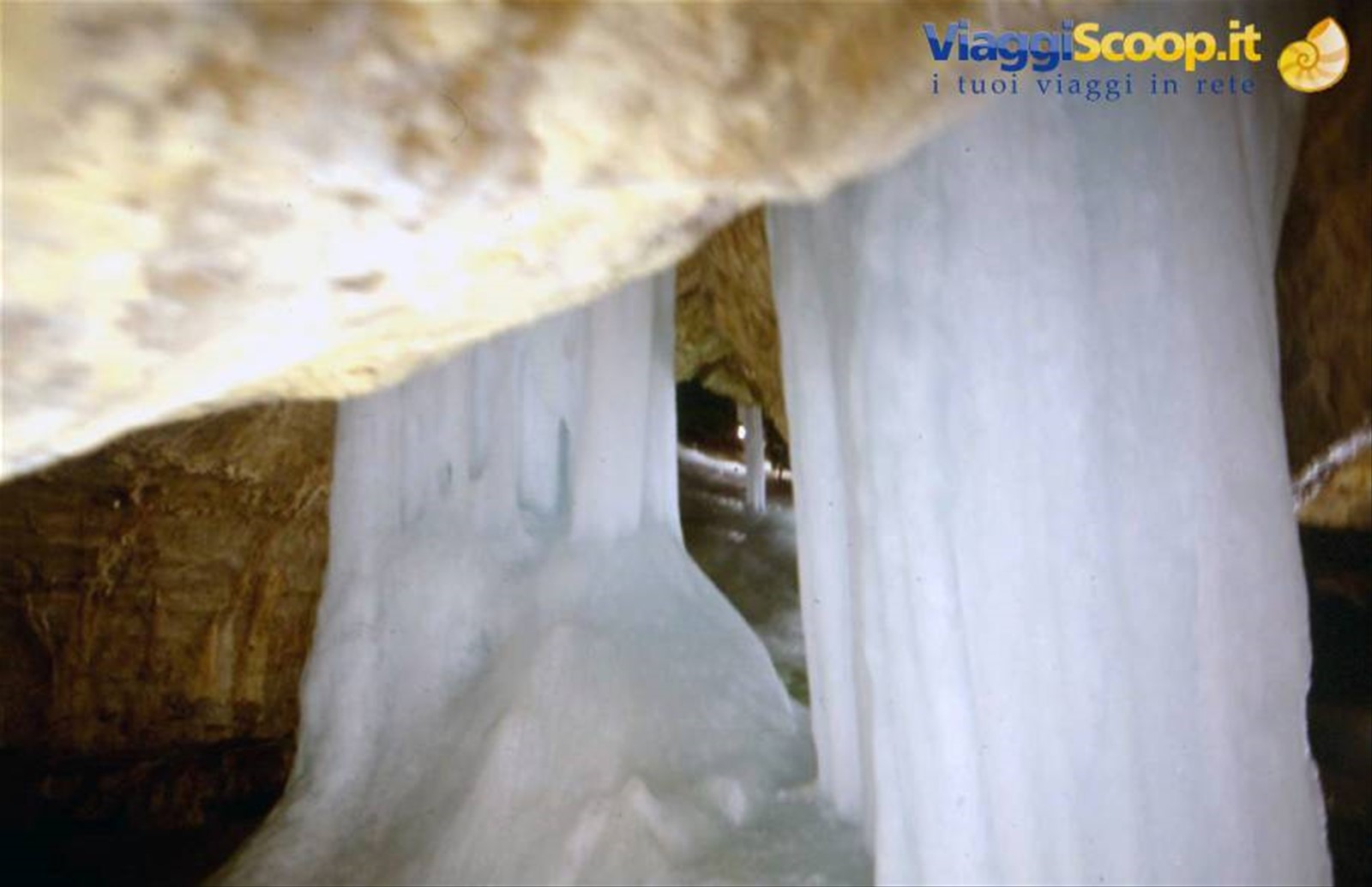 GROTTA DI GHIACCIO DI DEMANOVSKA