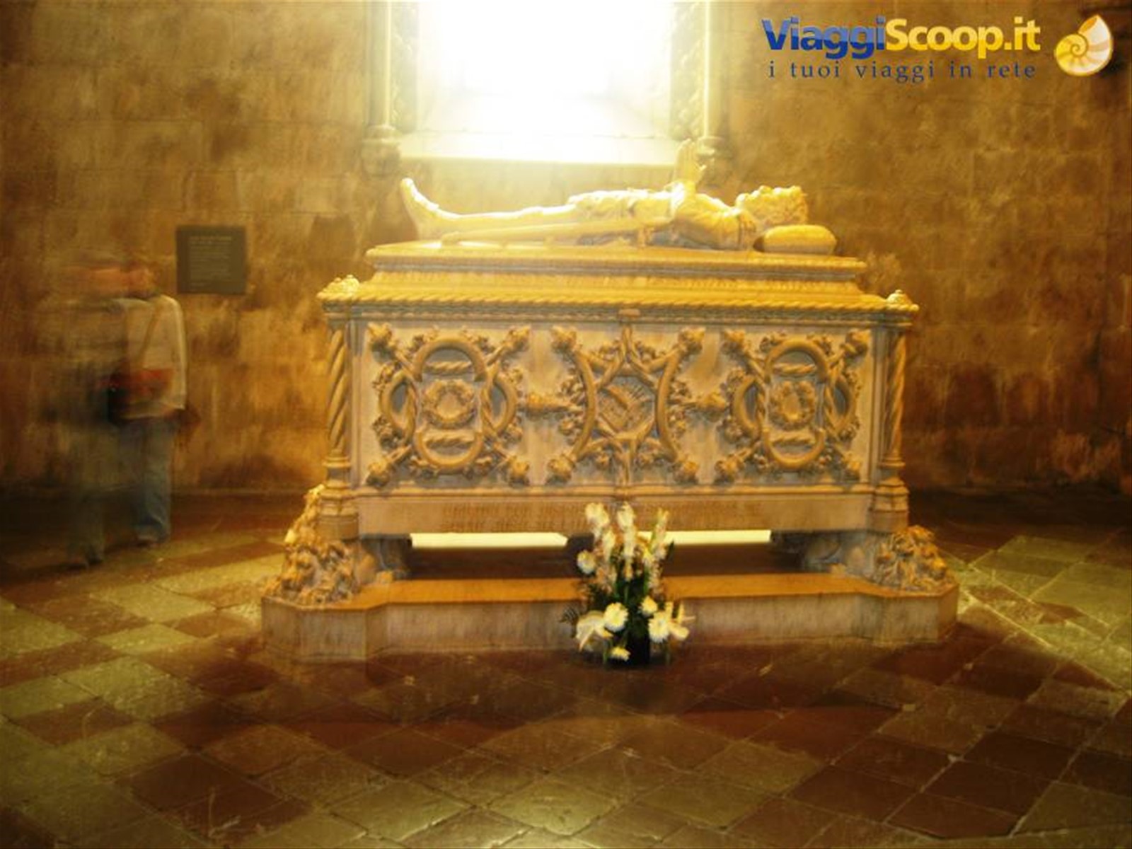 Il Convento dei Gironimiti : tomba di De Camoes
