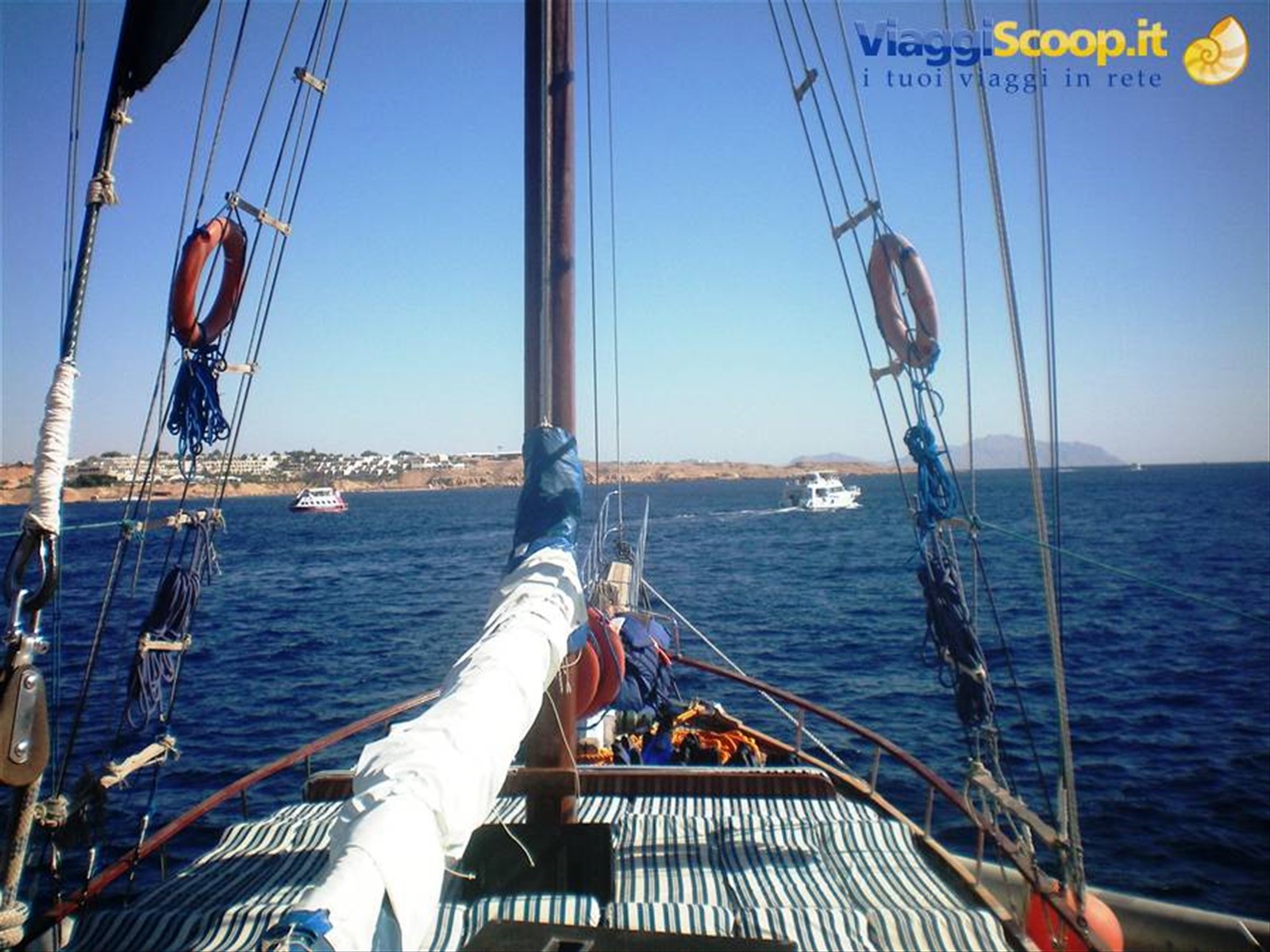 nostra barca x escursione all'isola di tiran