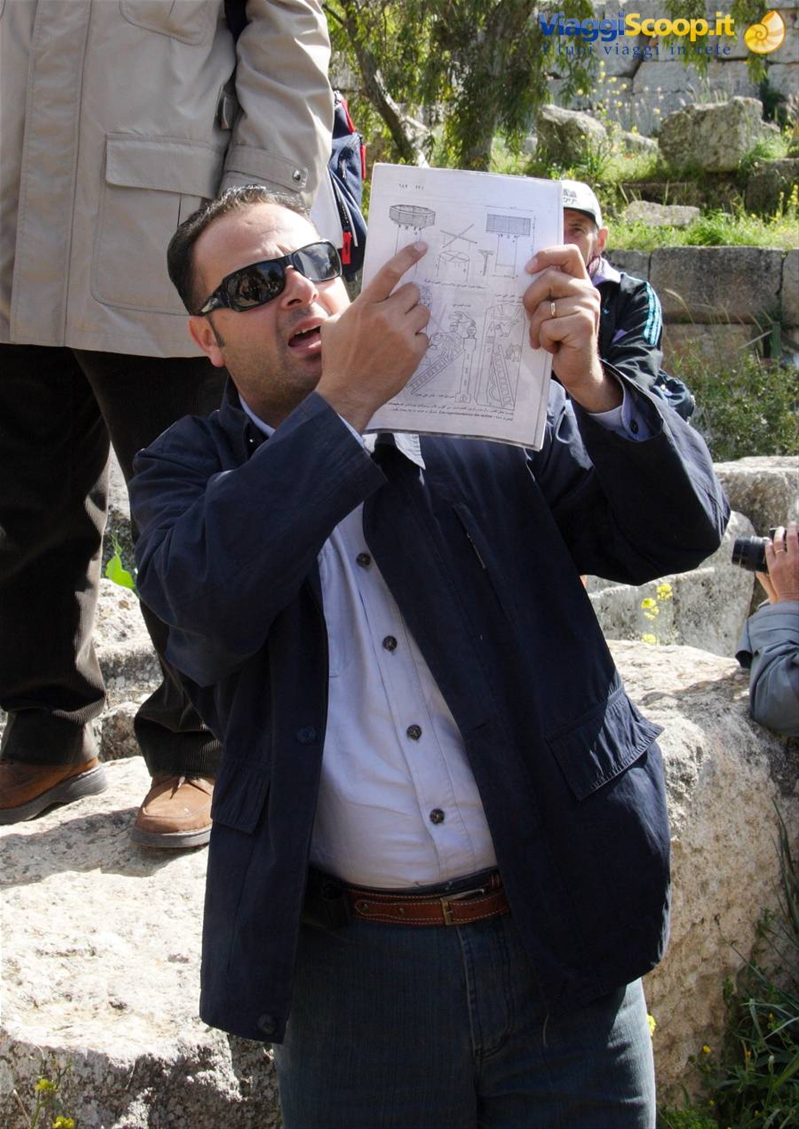 Siria - Chiesa di San Simeone Stilista - Aziz la guida