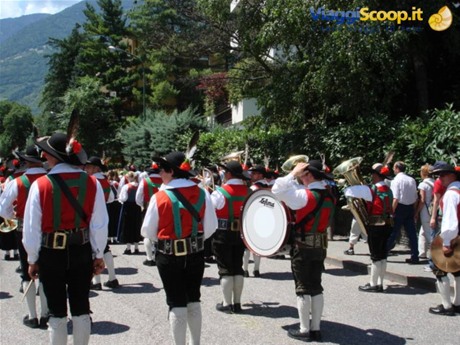 Sfilata per le vie di Merano 10