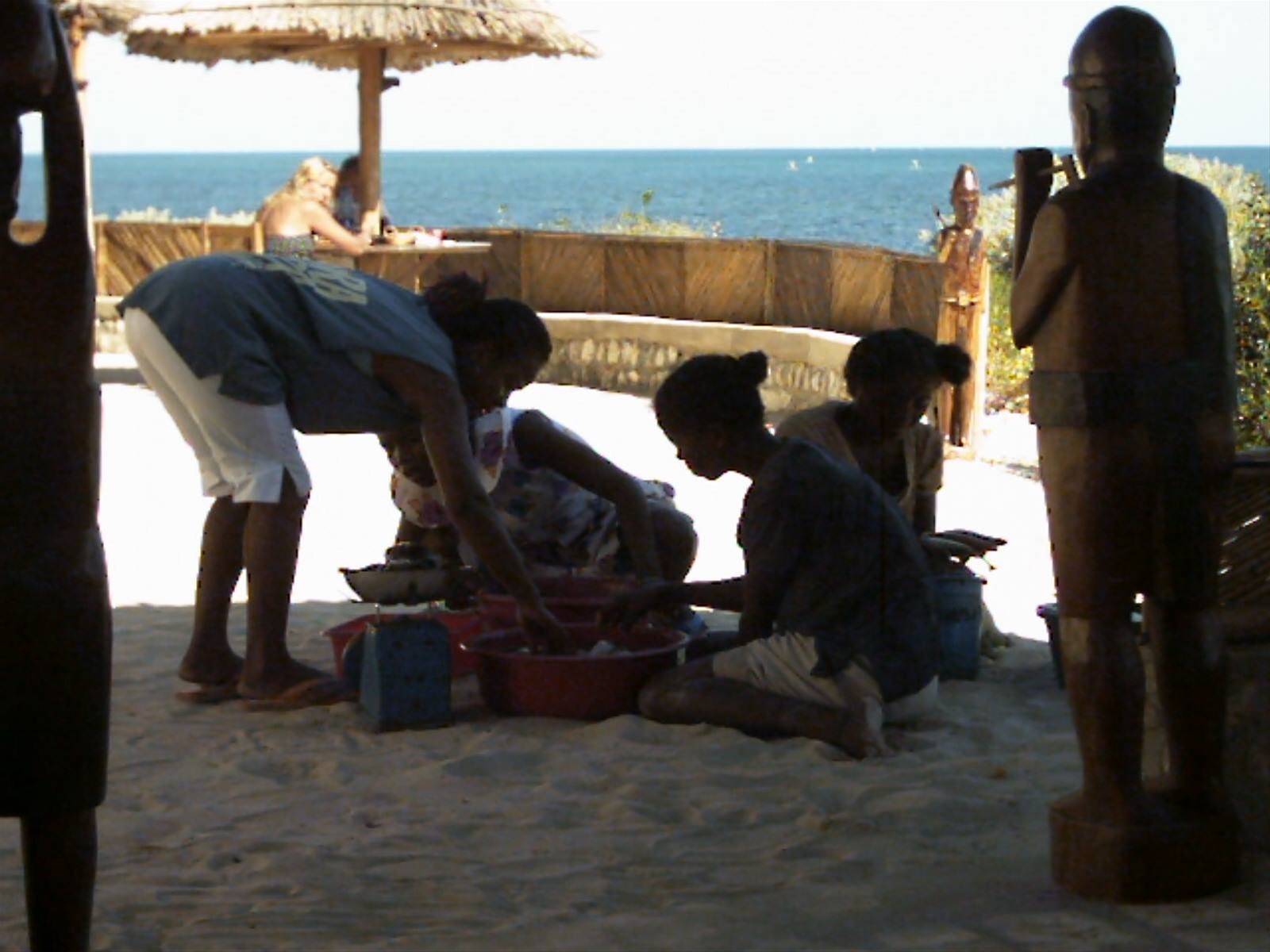 Donne Vezo che vendono il pesce a Ifaty