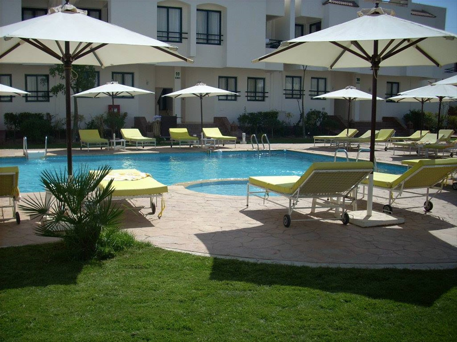 La piscina dell'hotel