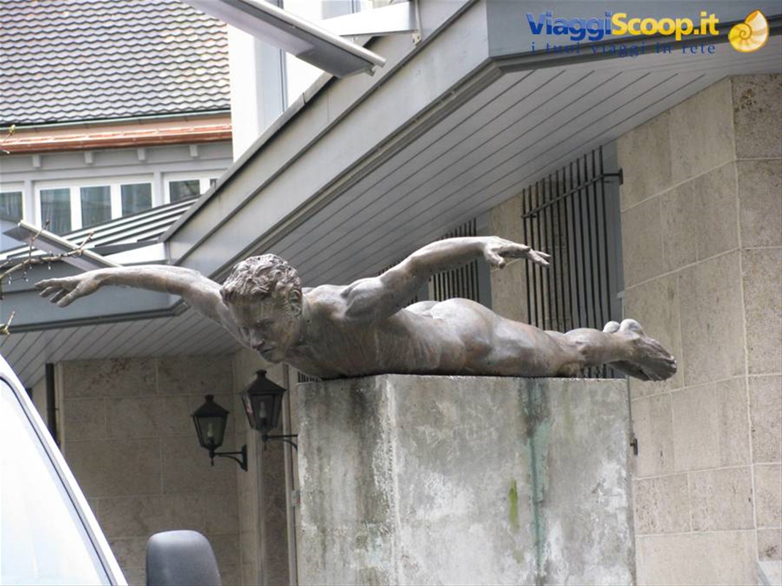 Statua