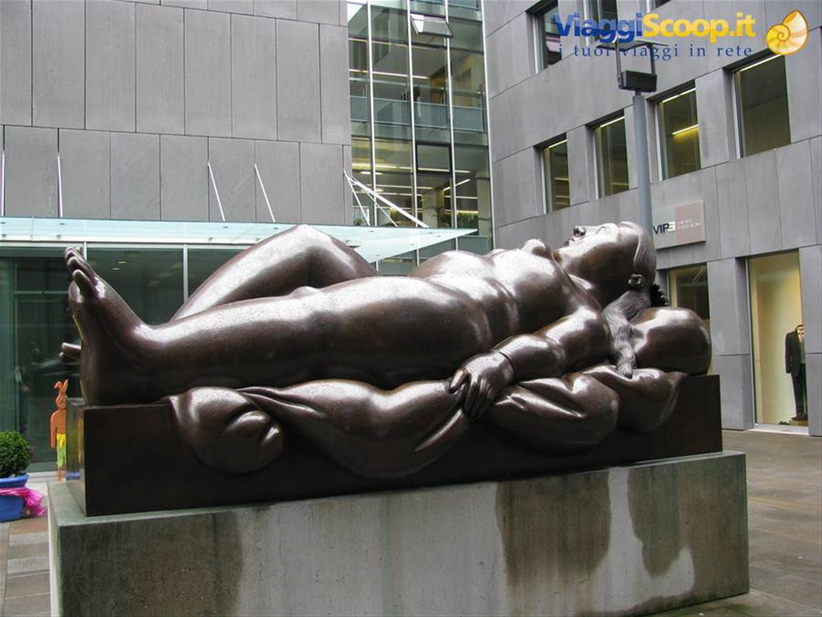 Statua