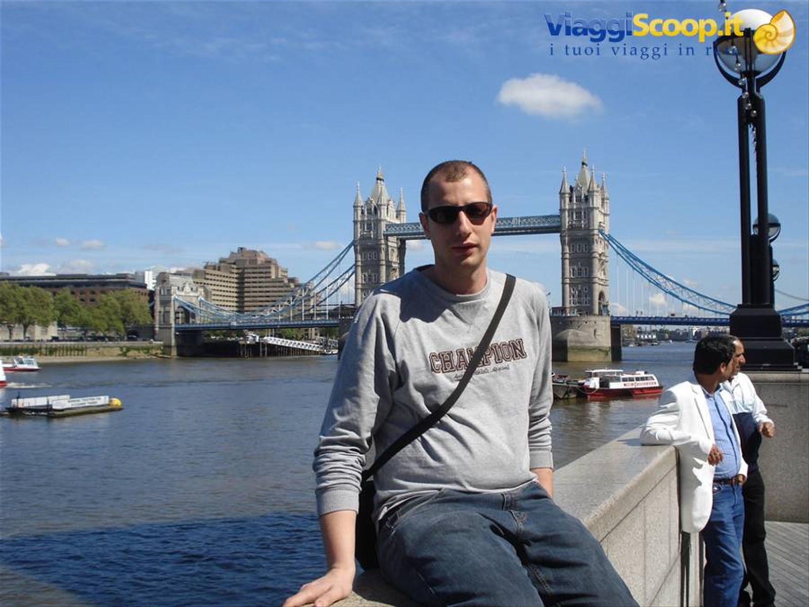 IN MEZZO AL TOWER BRIDGE