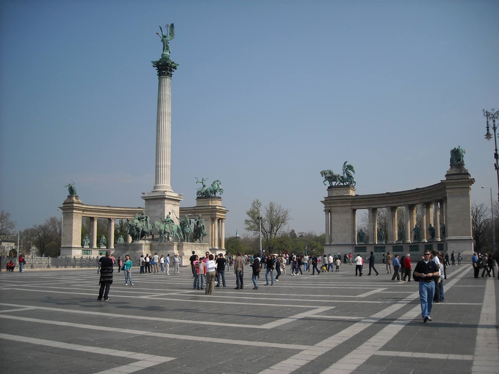 piazza degli eroi