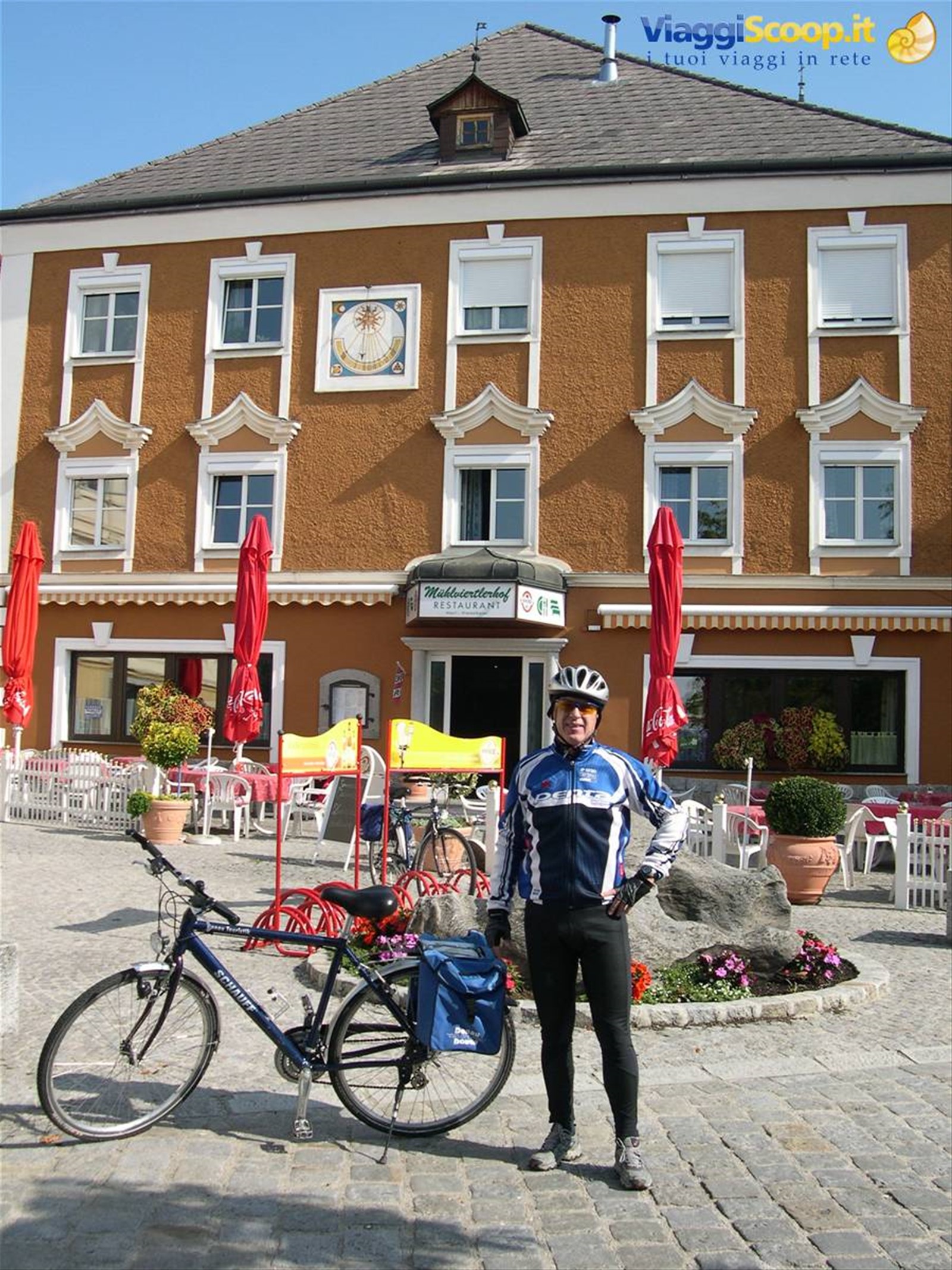 UNA CARINA PIAZZA AUSTRIACA