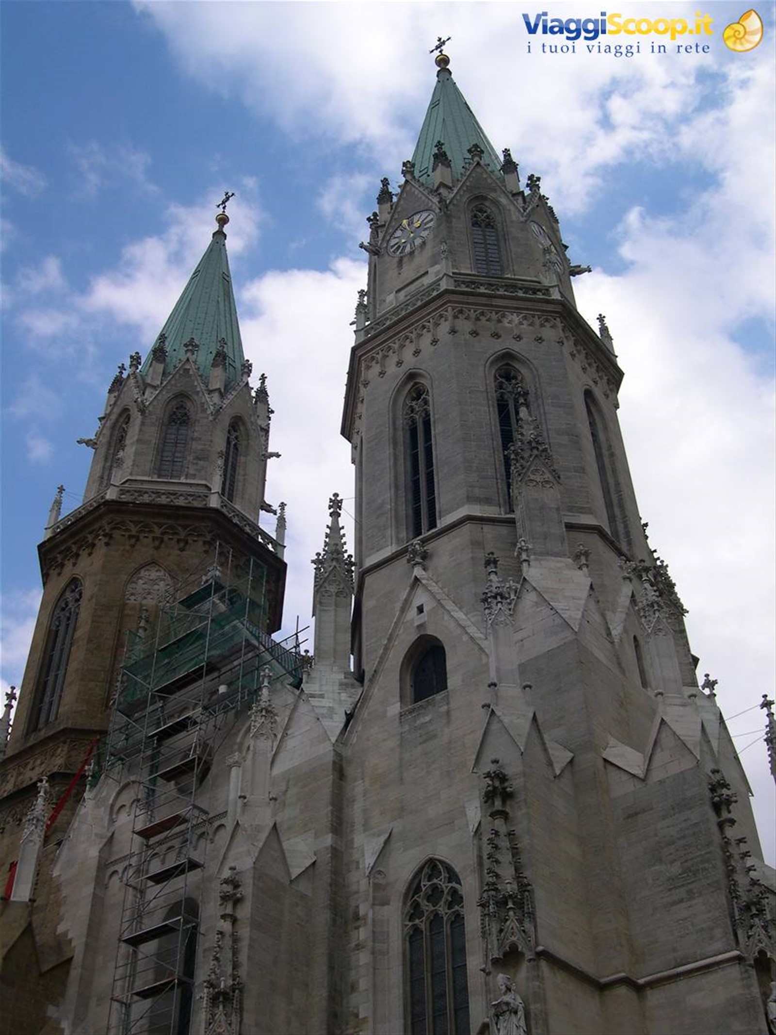 UNA IMPONENTE CATTEDRALE