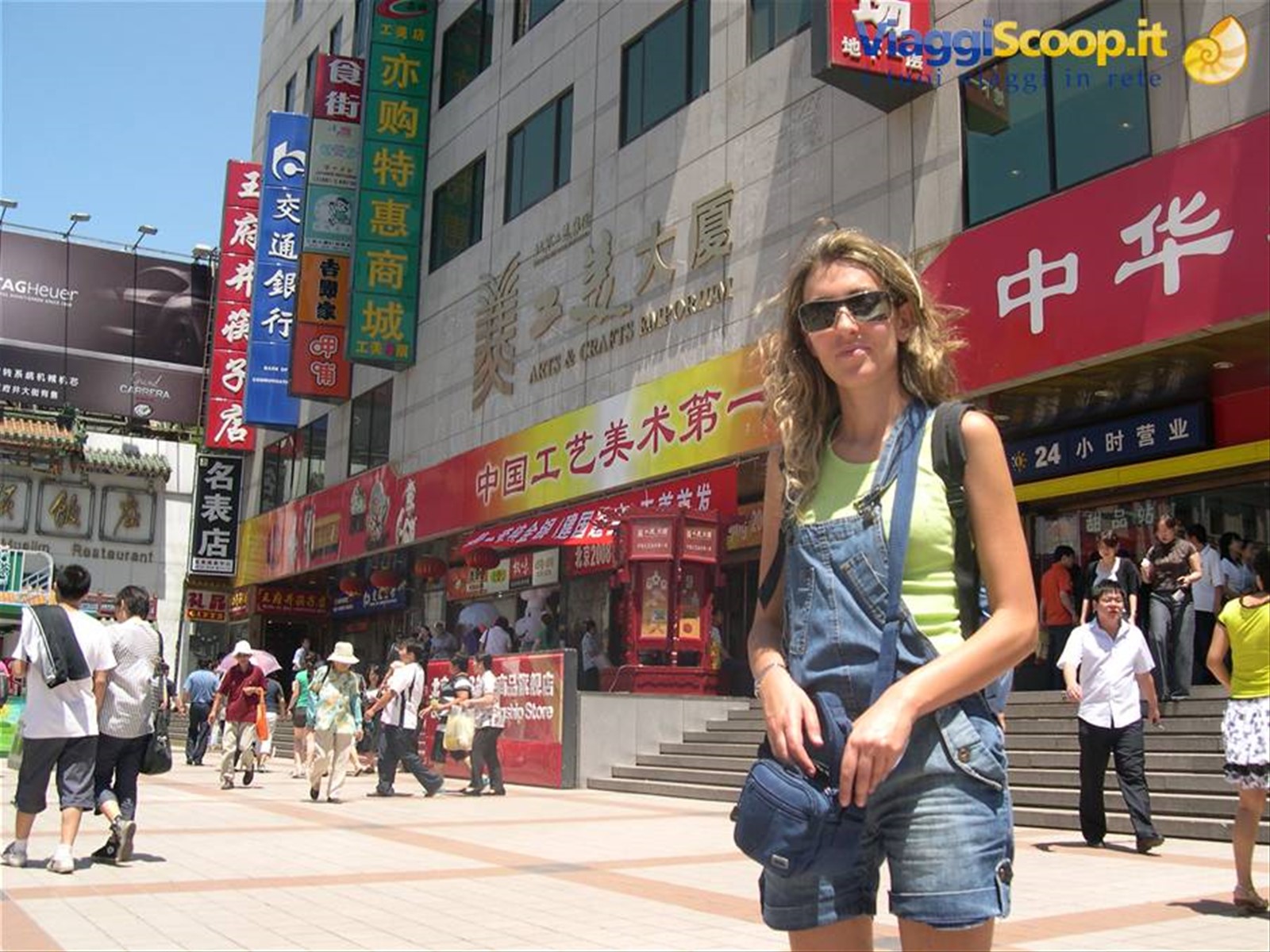 VALENTINA NELLA ZONA DI WANGFUJING