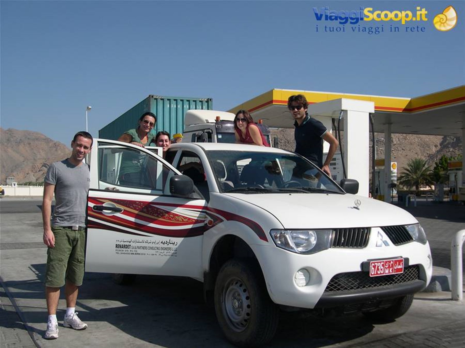 TUTTI A BORDO DEL PICK UP VERSO WADI SHAB