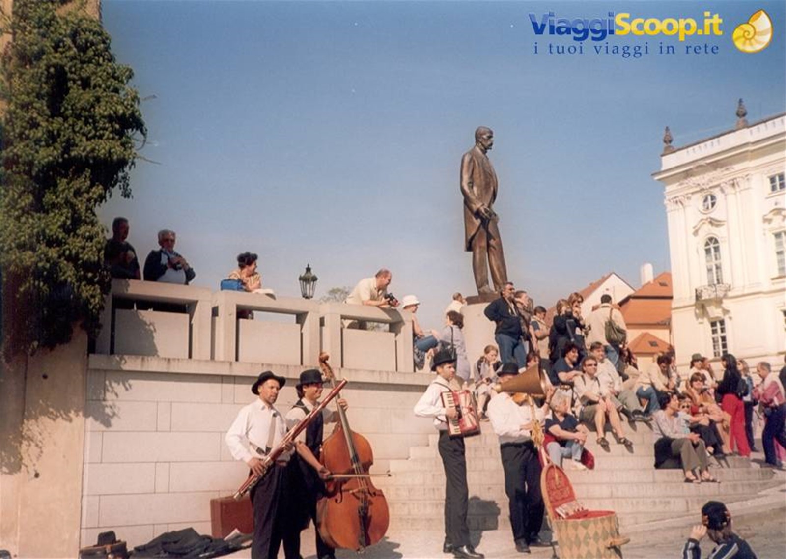MUSICISTI IN PIAZZA