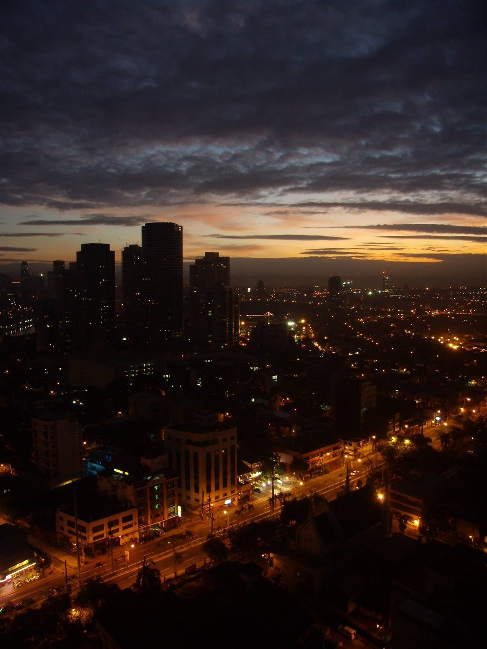 Manila - Rockwell all'alba dall'alto..